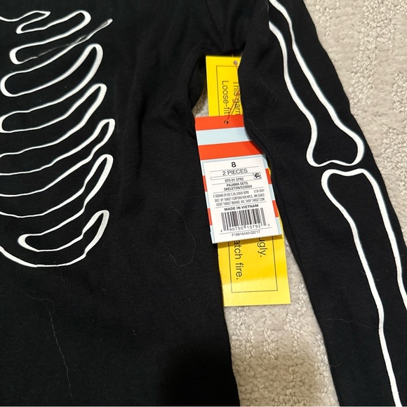 NWT Cat & Jack Halloween Pajama's - Skeleton glow in dark size 8 - Picture 2 of 6